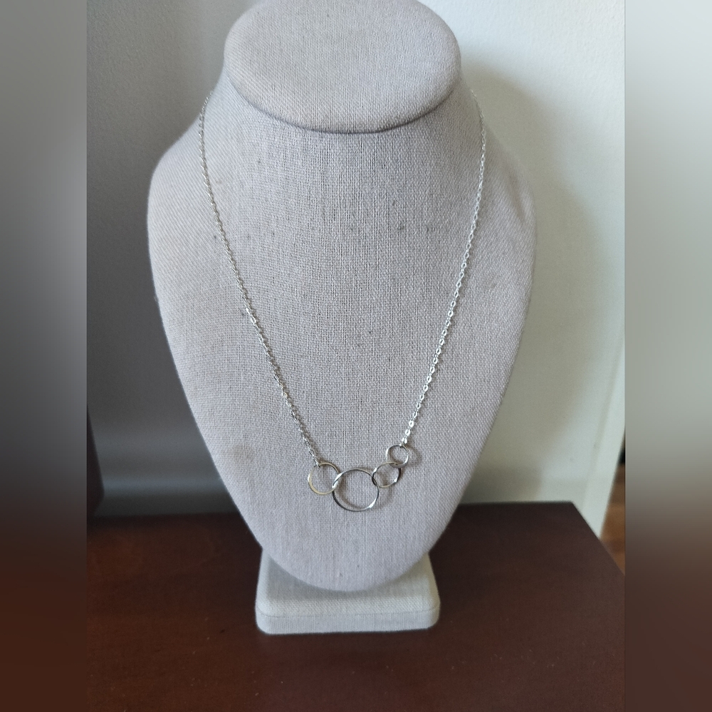 Efy 925 Sterling Silver Necklace with Interlocking Circles